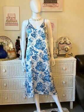 Reformation Blue and White Floral Dress size 2